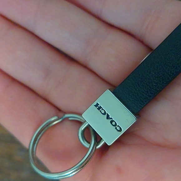 Coach leather loop key fob - Picture 2 of 8